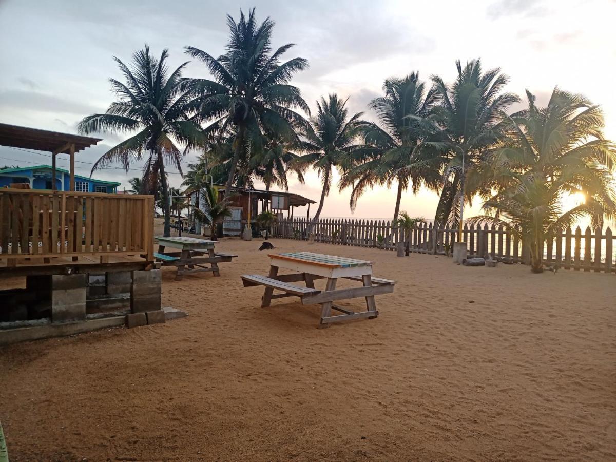 Pal'S On The Beach - Dangriga, Belize Exteriér fotografie